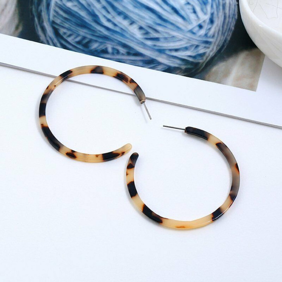 TORTOISE SHELL ACRYLIC HOOP EARRINGS - Picture 2 of 2
